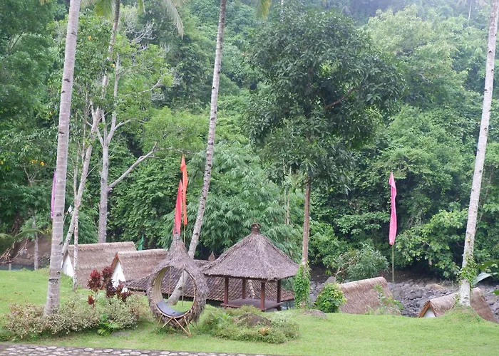 Aum فندق